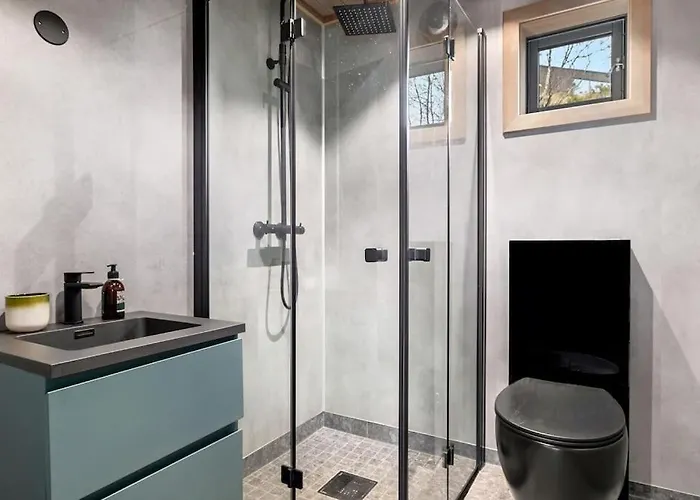 度假居 Med Fjellutsikt Til Nydelig