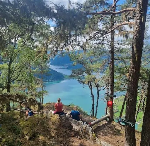 Med Fjellutsikt Til Nydelig 桑恩达