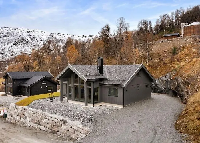 Med Fjellutsikt Til Nydelig Сasa de vacaciones Sogndal