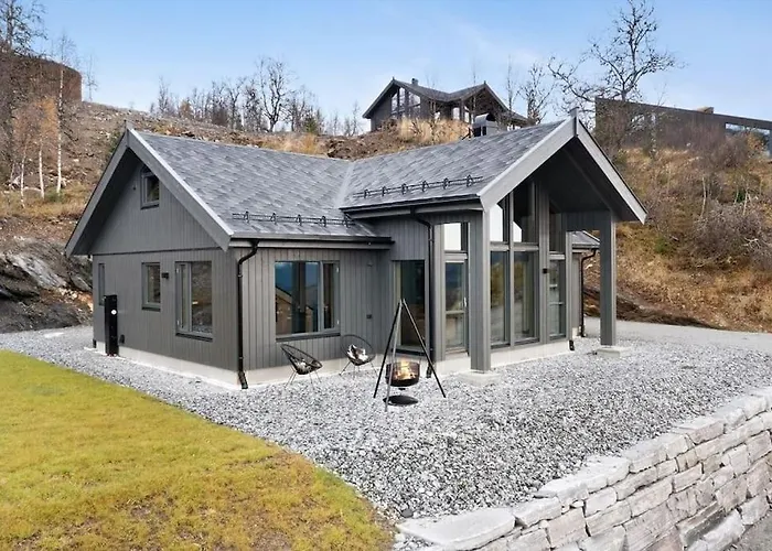 度假居 Med Fjellutsikt Til Nydelig